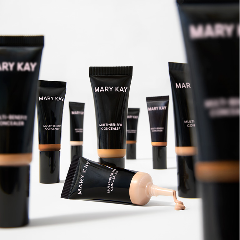 不同色號的玫琳凱（Mary Kay）多效遮瑕霜管身